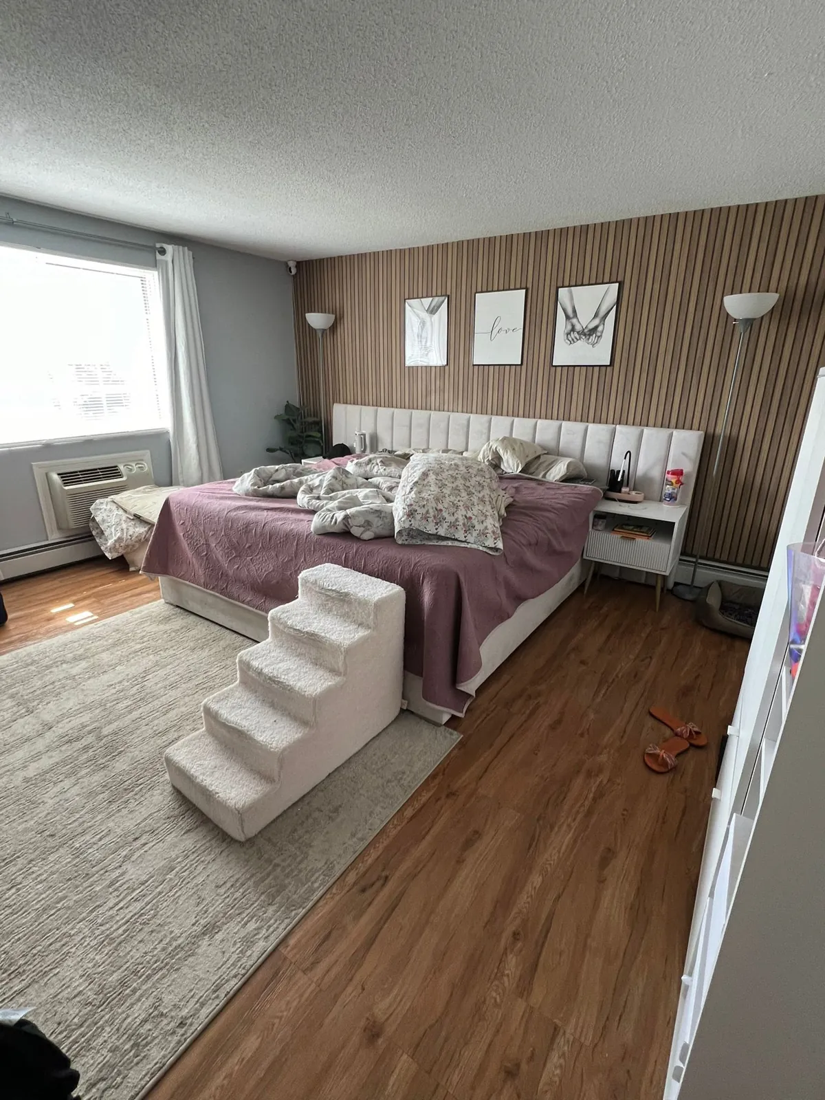 Clean, tidy bedroom in Middlesex County, MA